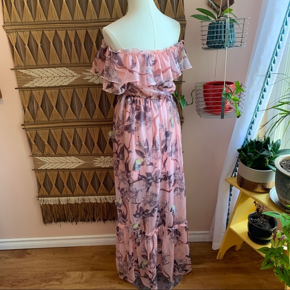 BNWT L’Atiste by Amy’ Beautiful Pink Floral Print & Butterfly Gown Size Small - Picture 6 of 9